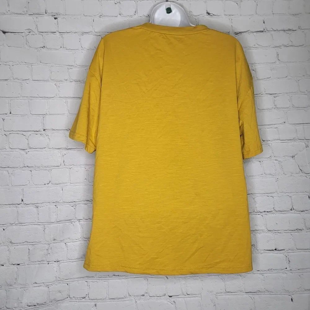 Women's V Neck Tee Small - Picture 5 of 5